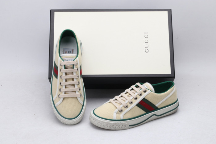 g*u*i ace embroidered low-top sneaker e2311