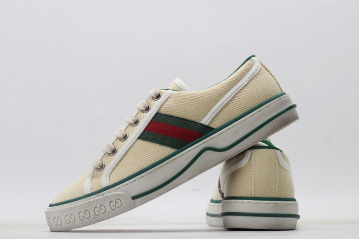 g*u*i ace embroidered low-top sneaker e2311
