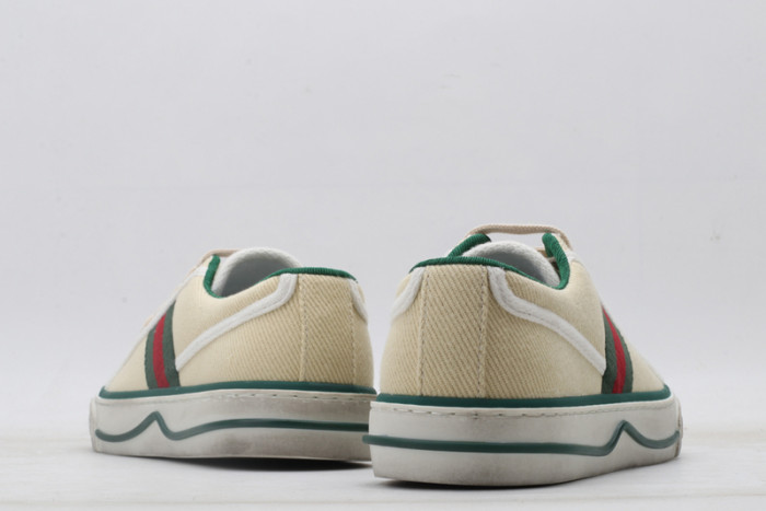 g*u*i ace embroidered low-top sneaker e2311