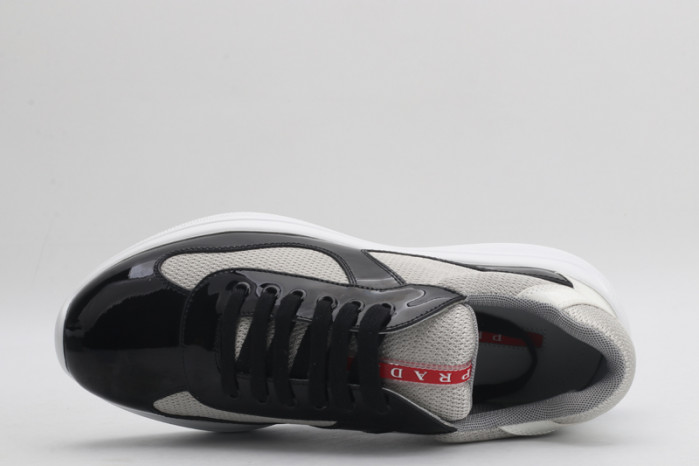 pra*a sneaker p011