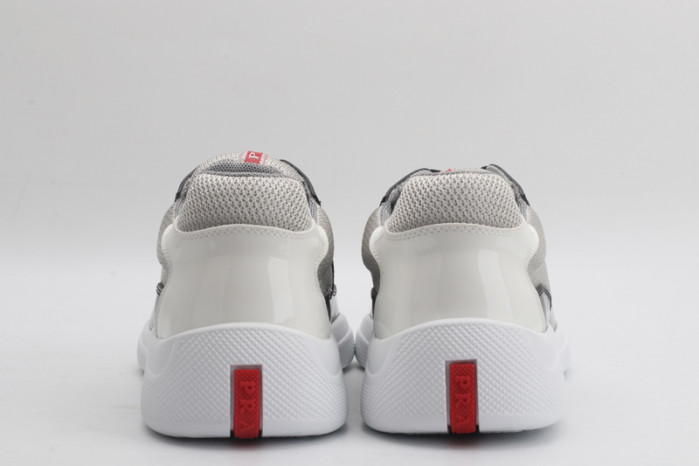 pra*a sneaker p011